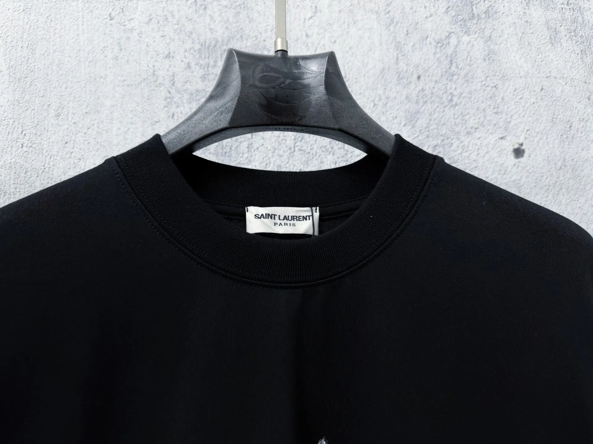 ￼ P85 【YSL】 Classic t Same Style！ Classic 280 ! ， ，os ， ， Same Style。 ：Black，White Size：XS-L